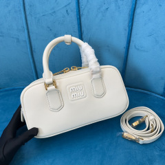Borsa a mano Miumiu Dimensioni: 22*10.5*7.5cm