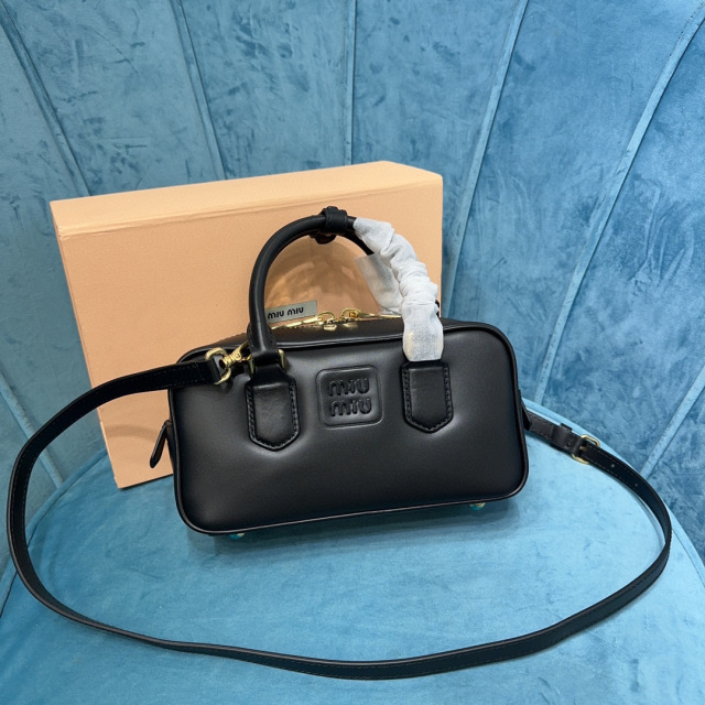 Miumiu Handtasche Größe: 22 * 10,5 * 7,5 cm