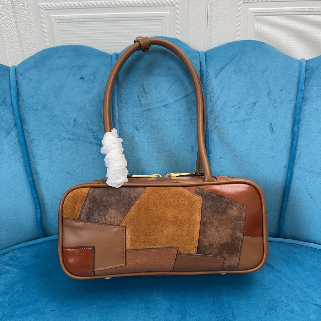 Beg tangan Miumiu Saiz：28*12*9sm