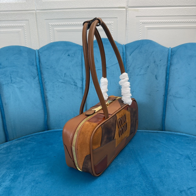 Beg tangan Miumiu Saiz：28*12*9sm