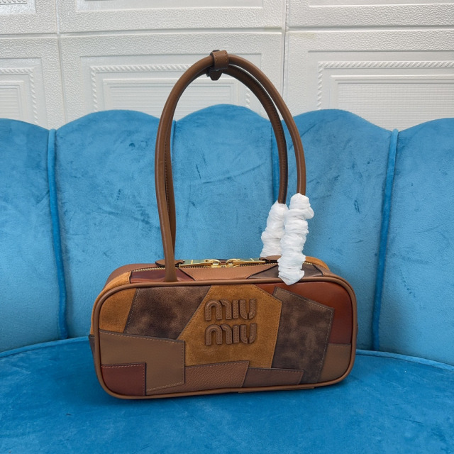 Beg tangan Miumiu Saiz：28*12*9sm