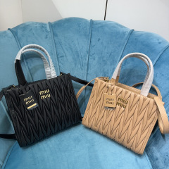 Miumiu Handtasche Größe: 24*20*8cm