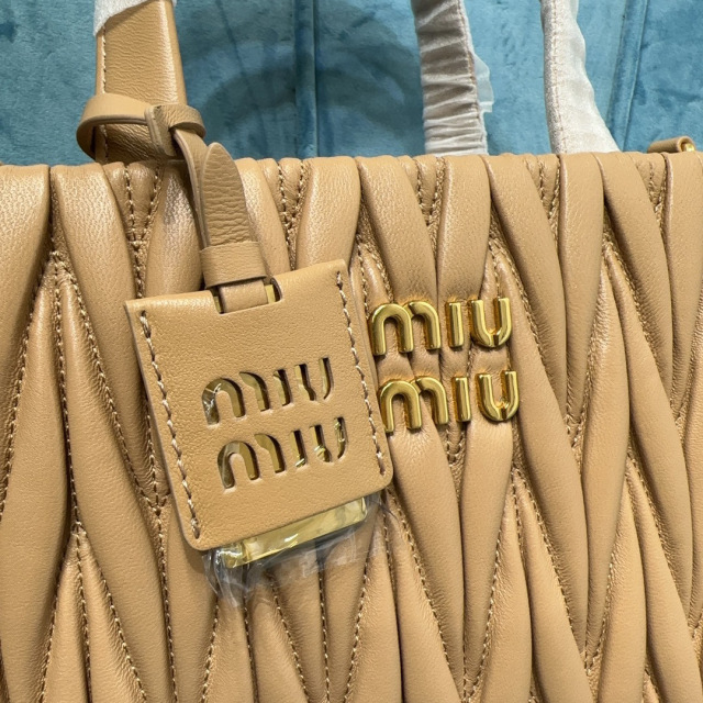 Borsa a mano Miumiu Dimensioni: 24*20*8cm