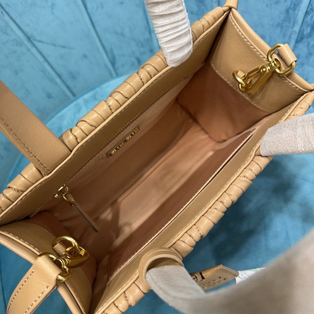 Borsa a mano Miumiu Dimensioni: 24*20*8cm