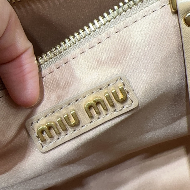 Borsa a mano Miumiu Dimensioni: 24*20*8cm