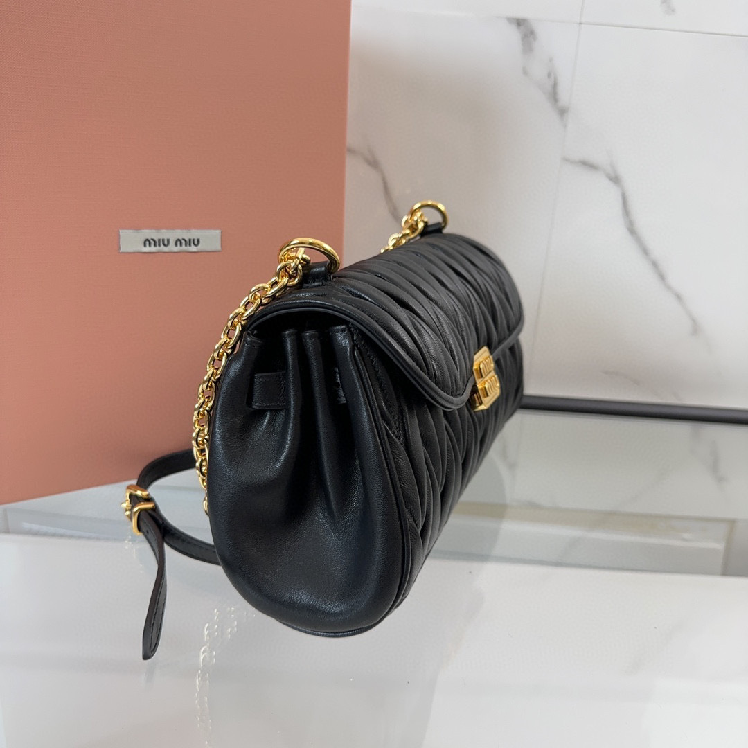 Borsa a tracolla singola Miumiu Dimensioni: 24*13*9cm