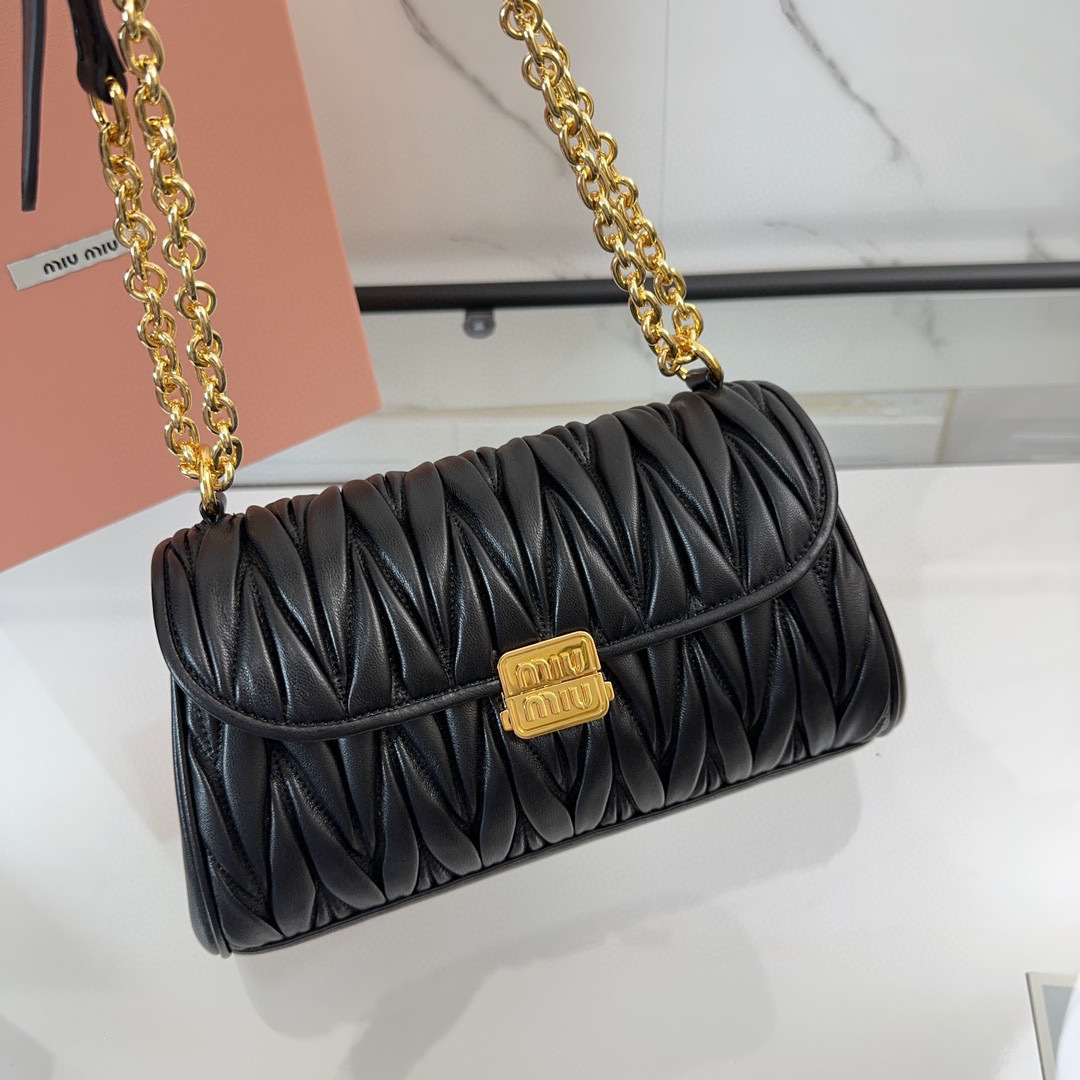 Borsa a tracolla singola Miumiu Dimensioni: 24*13*9cm