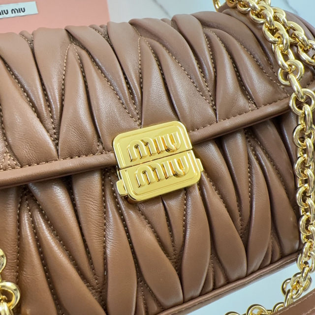 Borsa a tracolla singola Miumiu Dimensioni: 24*13*9cm