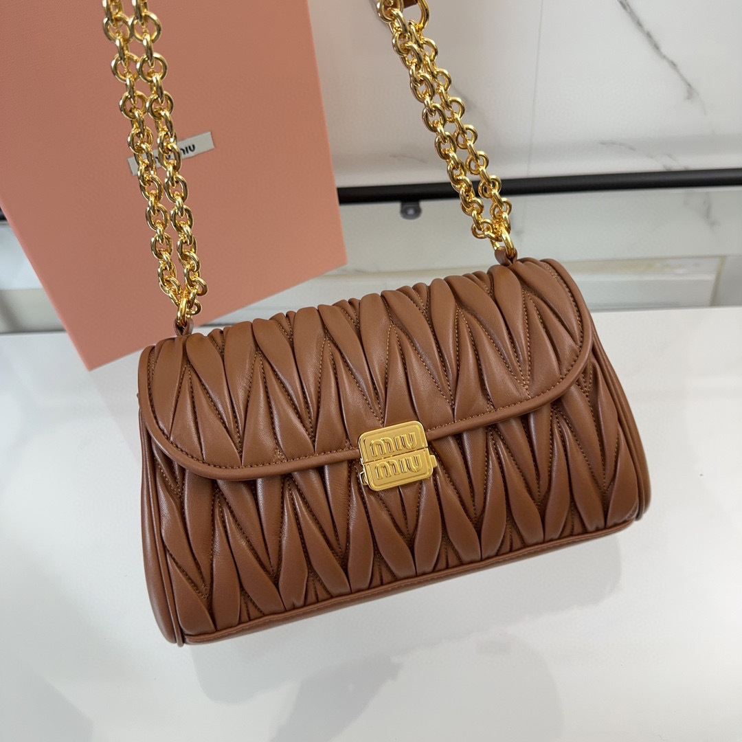 Borsa a tracolla singola Miumiu Dimensioni: 24*13*9cm
