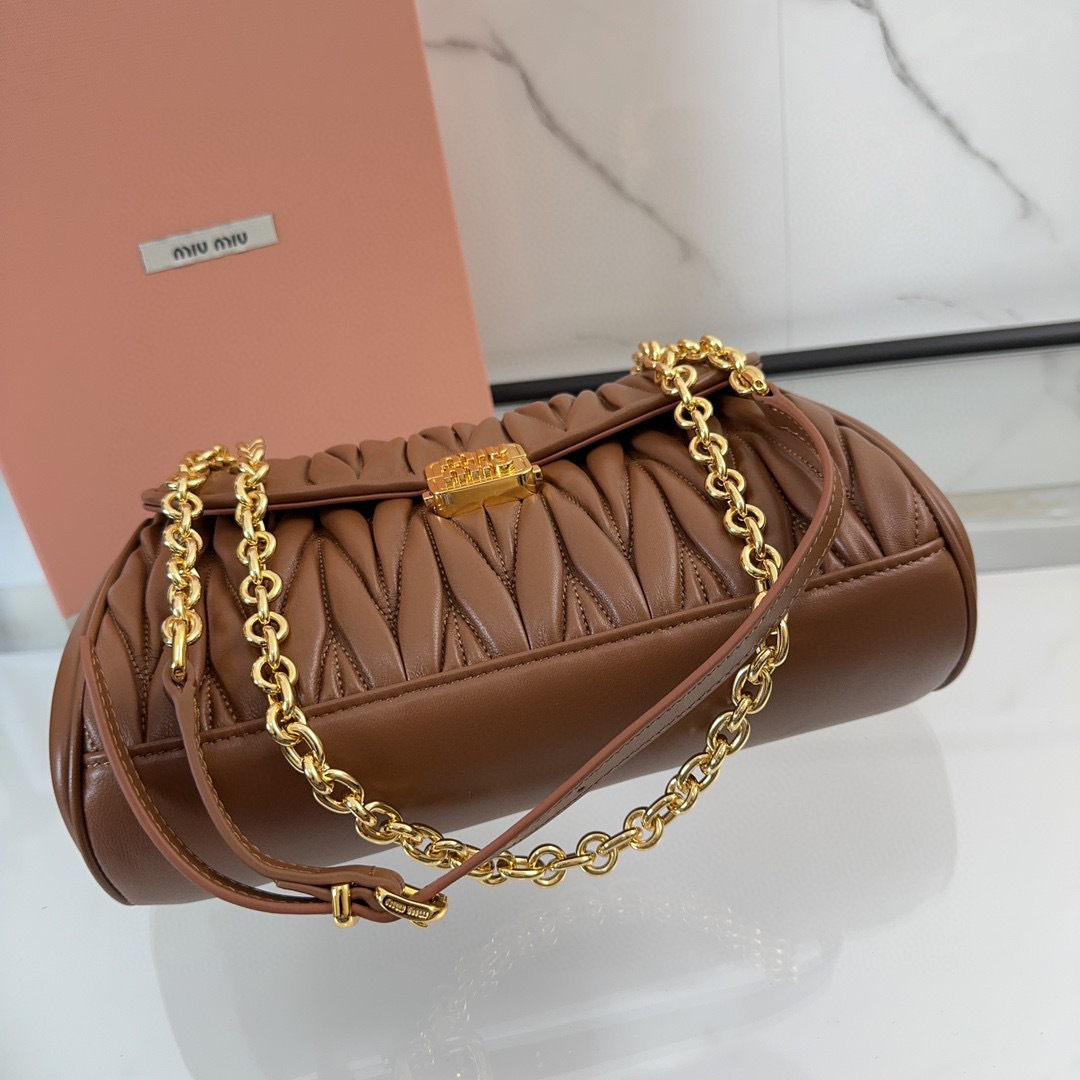 Borsa a tracolla singola Miumiu Dimensioni: 24*13*9cm