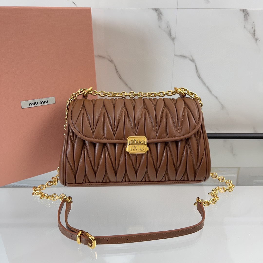 Borsa a tracolla singola Miumiu Dimensioni: 24*13*9cm