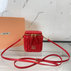 Borsa cosmetica Miumiu Dimensioni: 10,5*9,5*7 cm