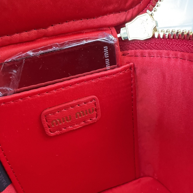 Borsa cosmetica Miumiu Dimensioni: 10,5*9,5*7 cm