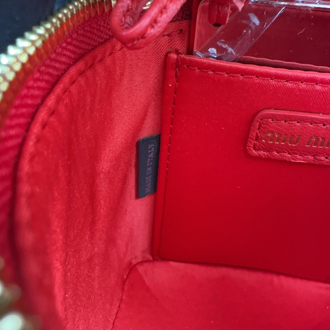 Borsa cosmetica Miumiu Dimensioni: 10,5*9,5*7 cm