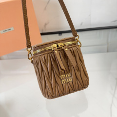 Miumiu Kosmetiktasche, Größe: 10,5 x 9,5 x 7 cm