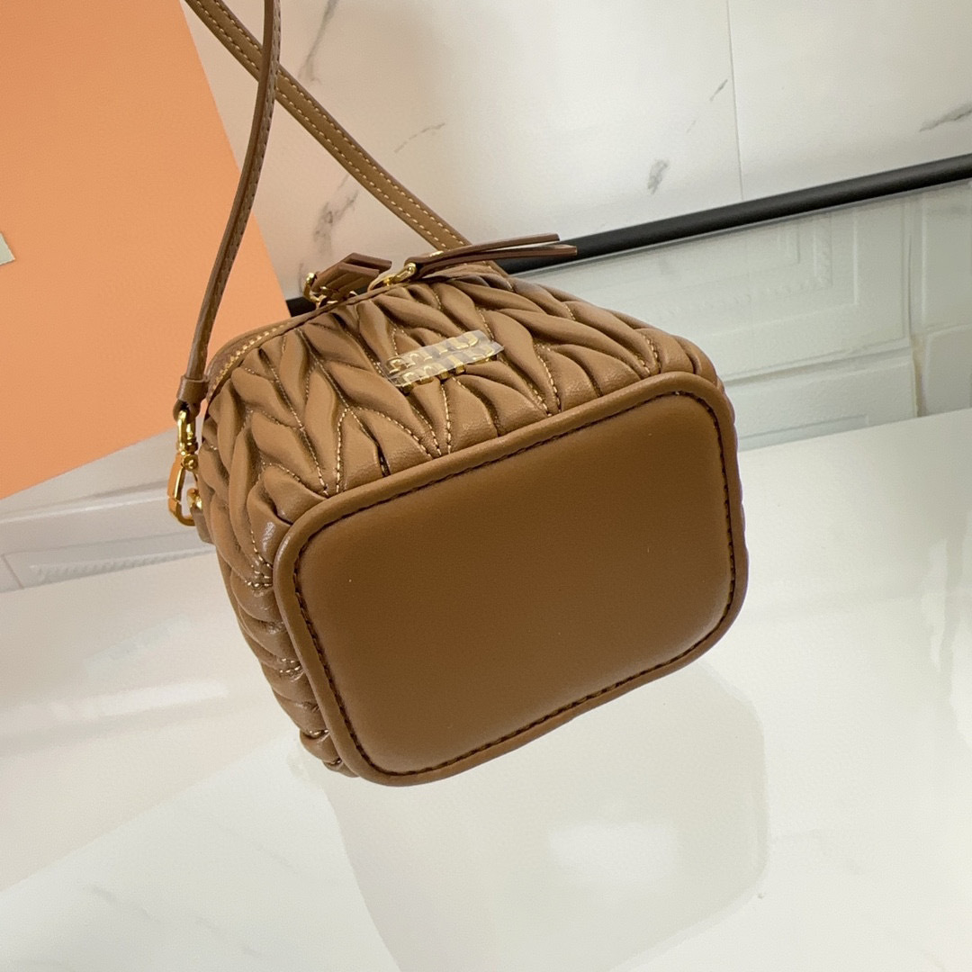Miumiu Kosmetiktasche, Größe: 10,5 x 9,5 x 7 cm
