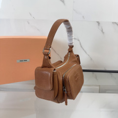 Borsa a mano Miumiu Dimensioni: 21*12*6cm