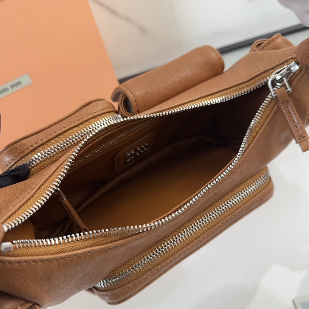 Borsa a mano Miumiu Dimensioni: 21*12*6cm
