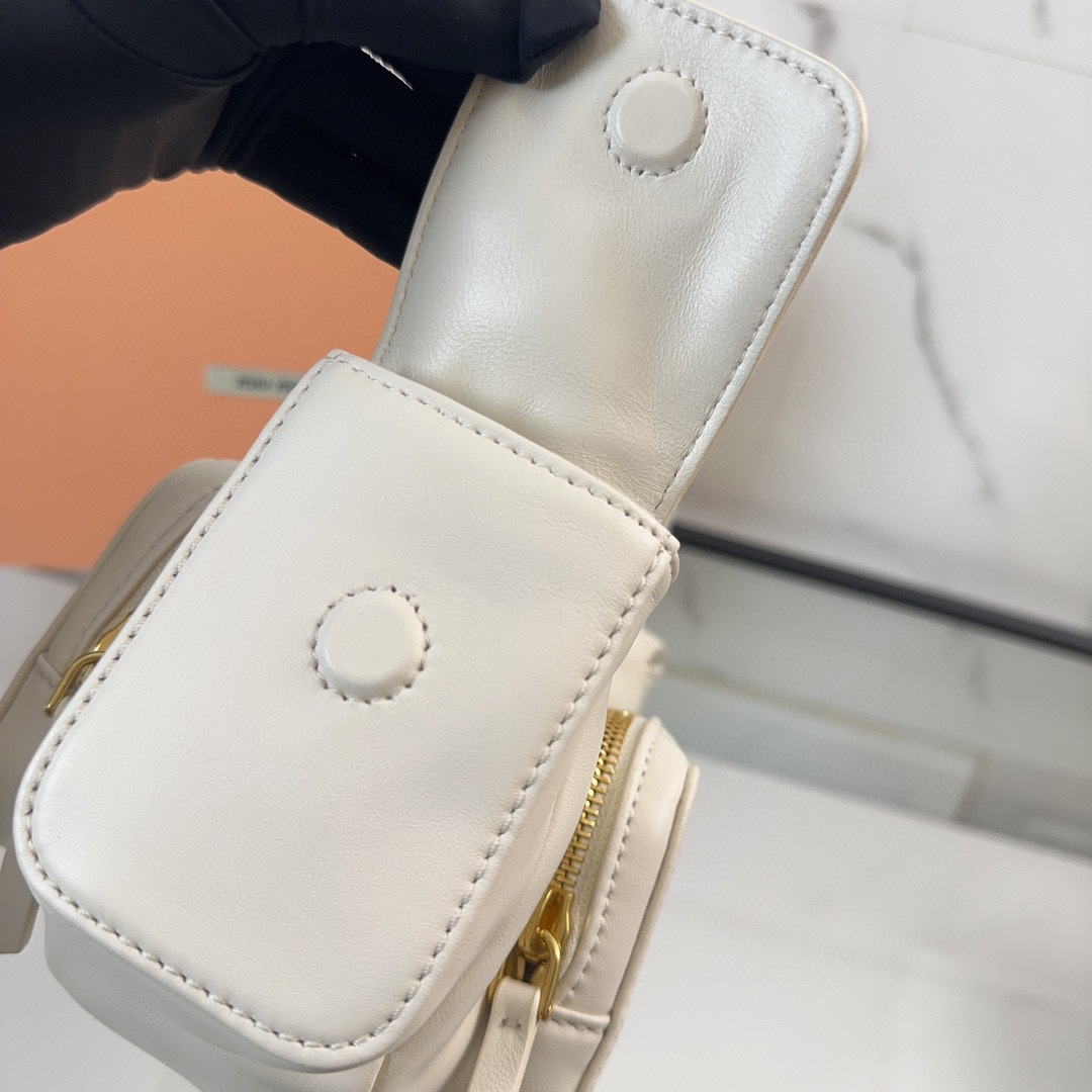 Borsa a mano Miumiu Dimensioni: 21*12*6cm