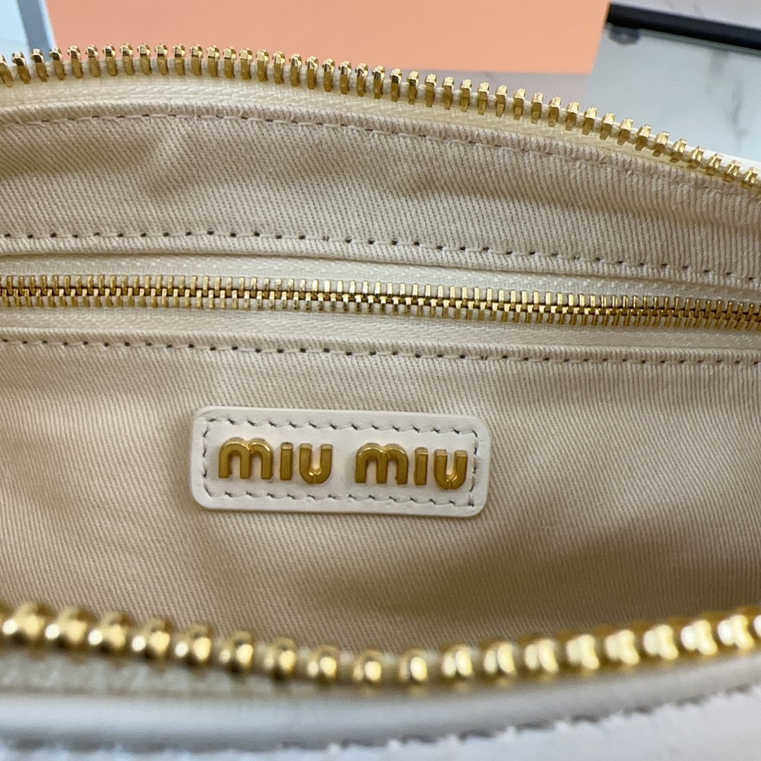 Borsa a mano Miumiu Dimensioni: 21*12*6cm
