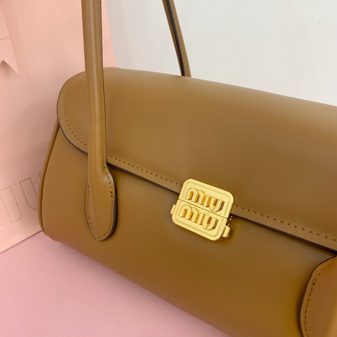 Miumiu Hand bag  Size：28*15*11cm