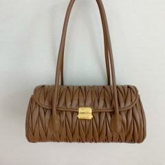 Miumiu Hand bag  Size：28*15*11cm