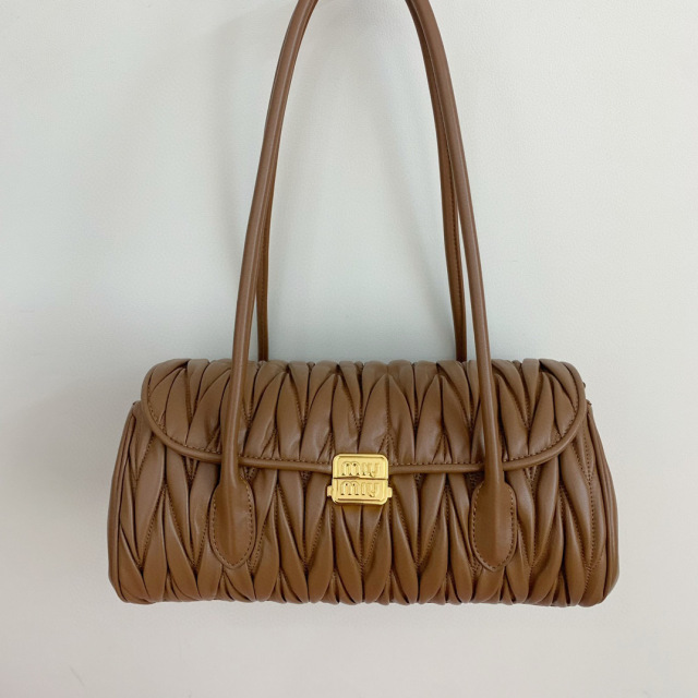 Miumiu Hand bag  Size：28*15*11cm