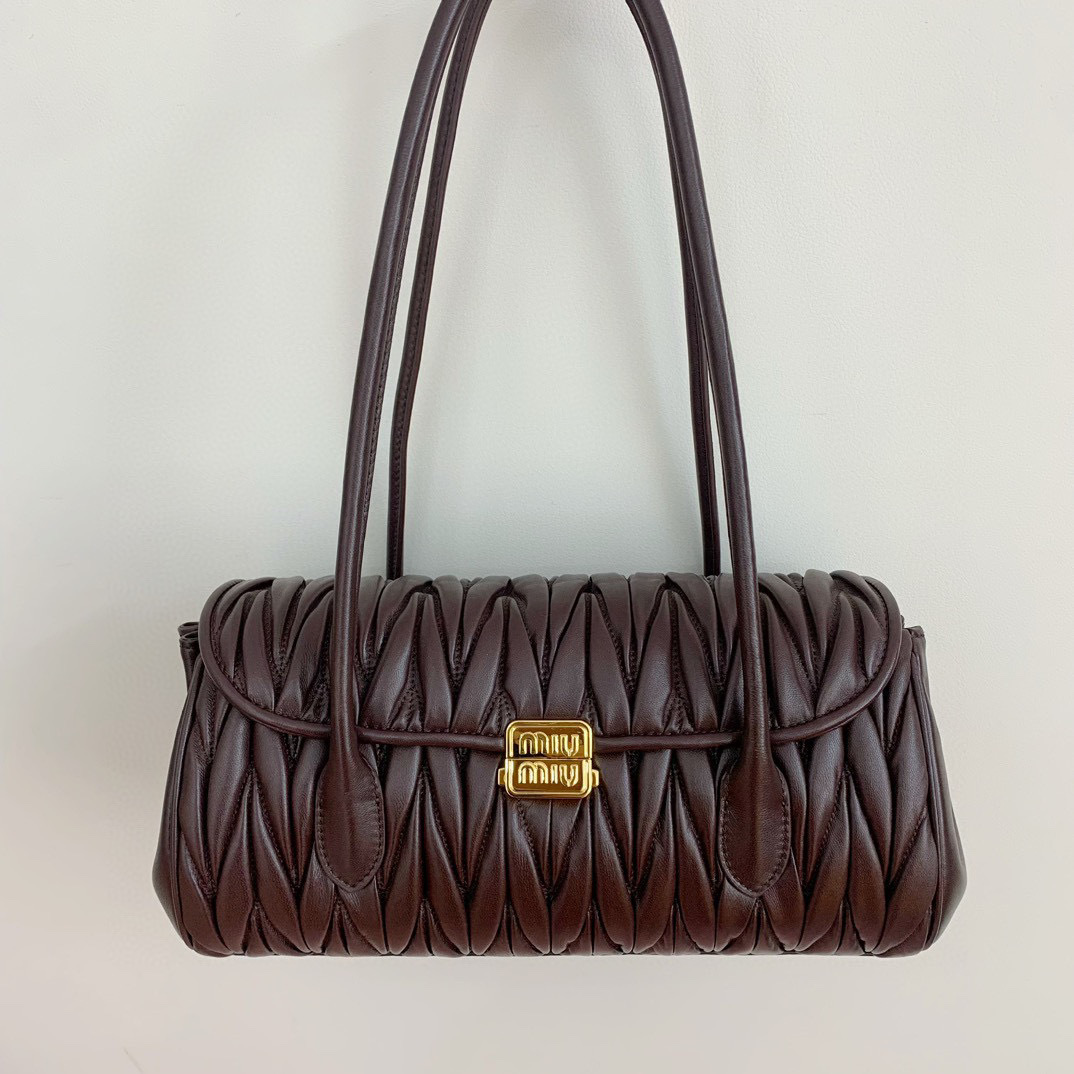 Miumiu Hand bag  Size：28*15*11cm