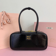 Miumiu 手拿包 尺寸：27*12*9cm