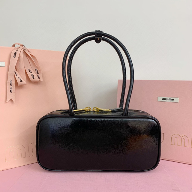 Miumiu 手拿包 尺寸：27*12*9cm