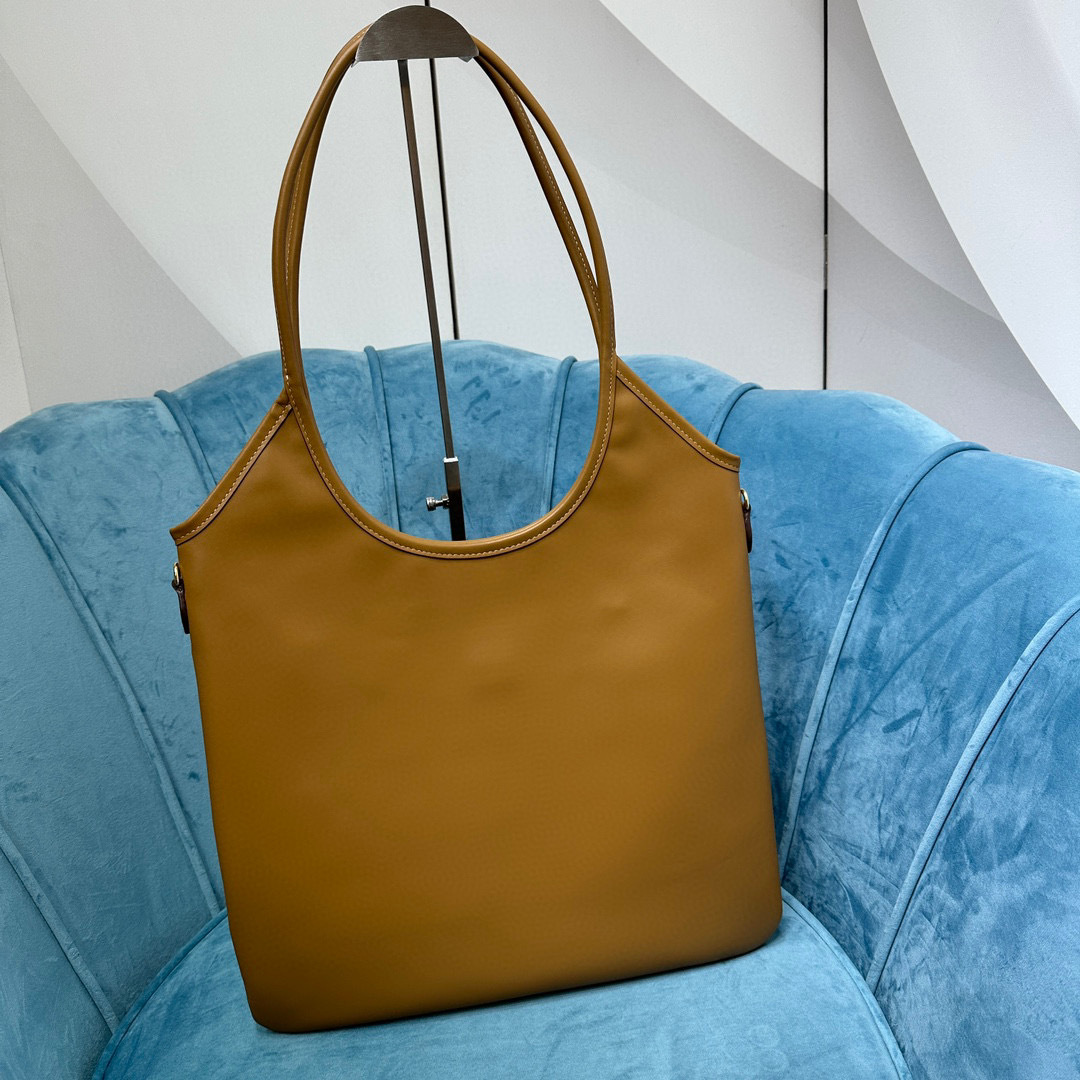 Miumiu  Underarm bag Size：36*43*5cm