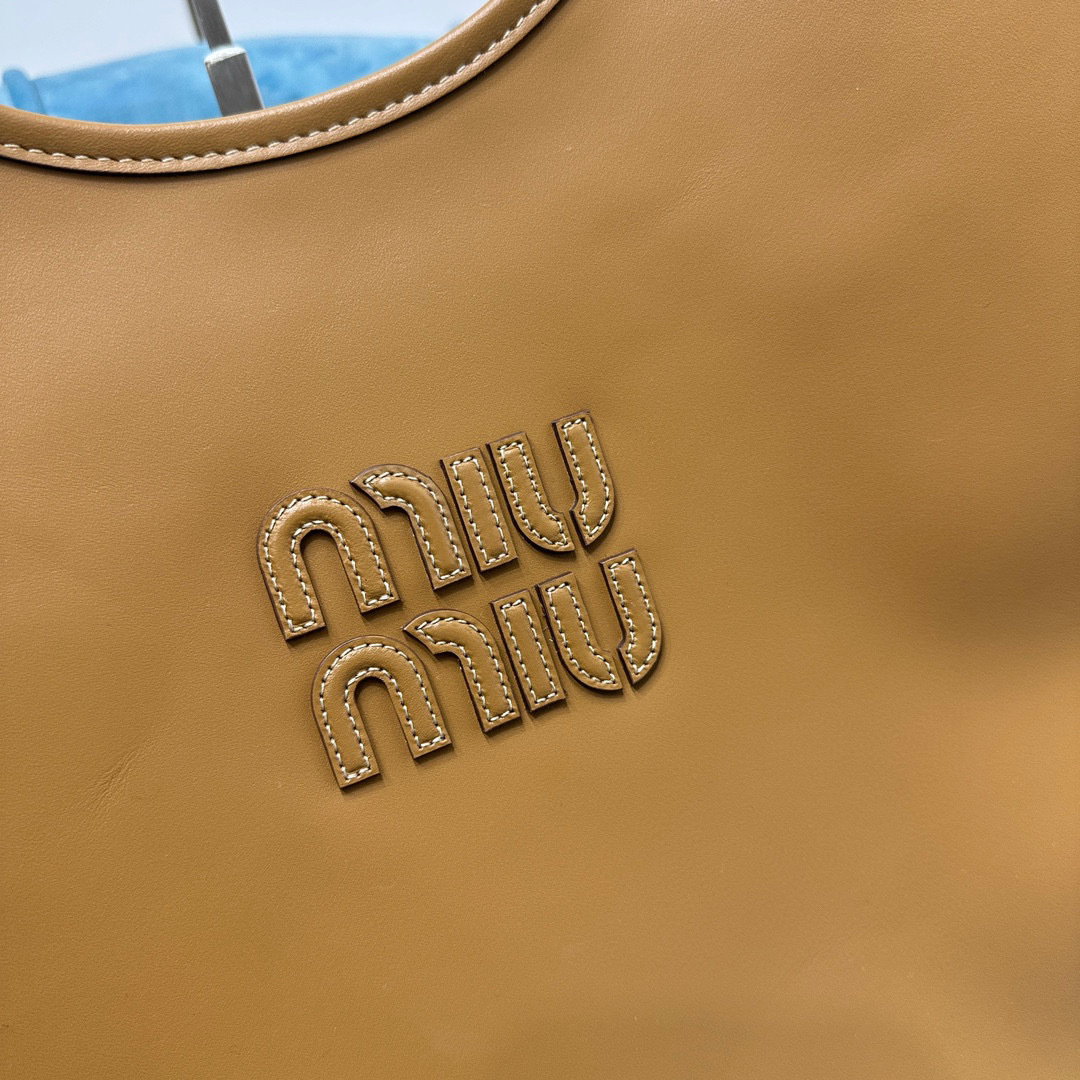 Miumiu  Underarm bag Size：36*43*5cm