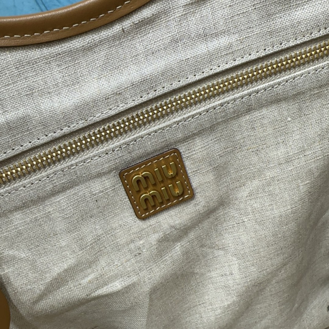 Miumiu  Underarm bag Size：36*43*5cm