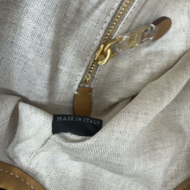Miumiu  Underarm bag Size：36*43*5cm