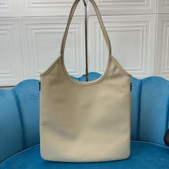 Borsa da ascella Miumiu Dimensioni: 36*43*5cm