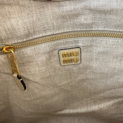 Borsa da ascella Miumiu Dimensioni: 36*43*5cm