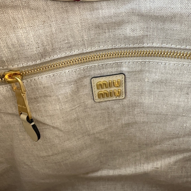 Borsa da ascella Miumiu Dimensioni: 36*43*5cm