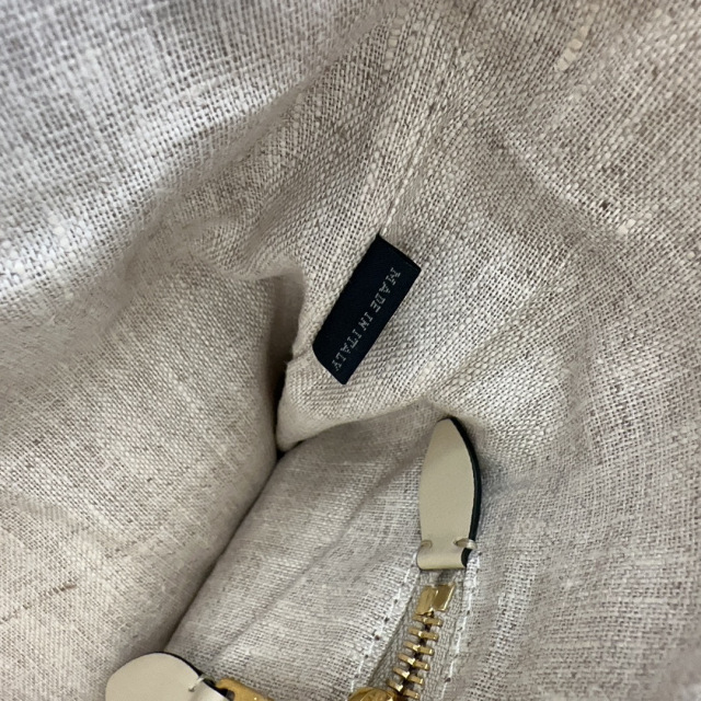 Borsa da ascella Miumiu Dimensioni: 36*43*5cm