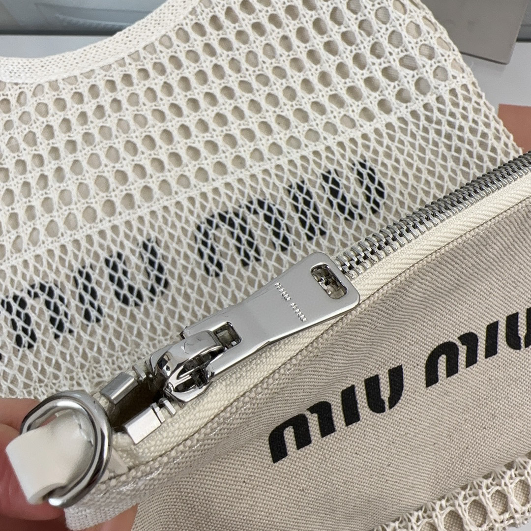 Miumiu  Underarm bag Size：36*40*5cm
