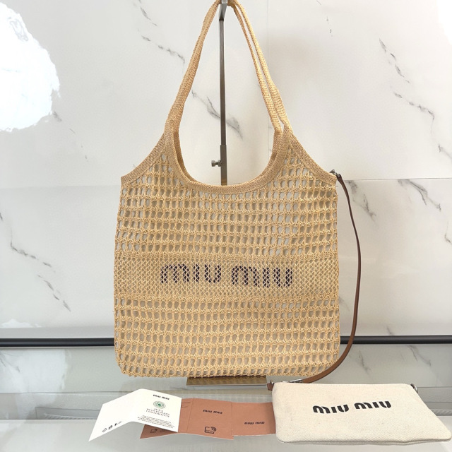 Borsa da ascella Miumiu Dimensioni: 36*40*5cm