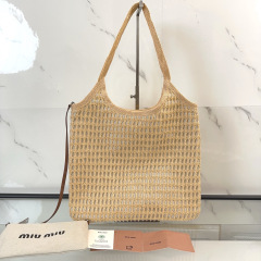 Borsa da ascella Miumiu Dimensioni: 36*40*5cm