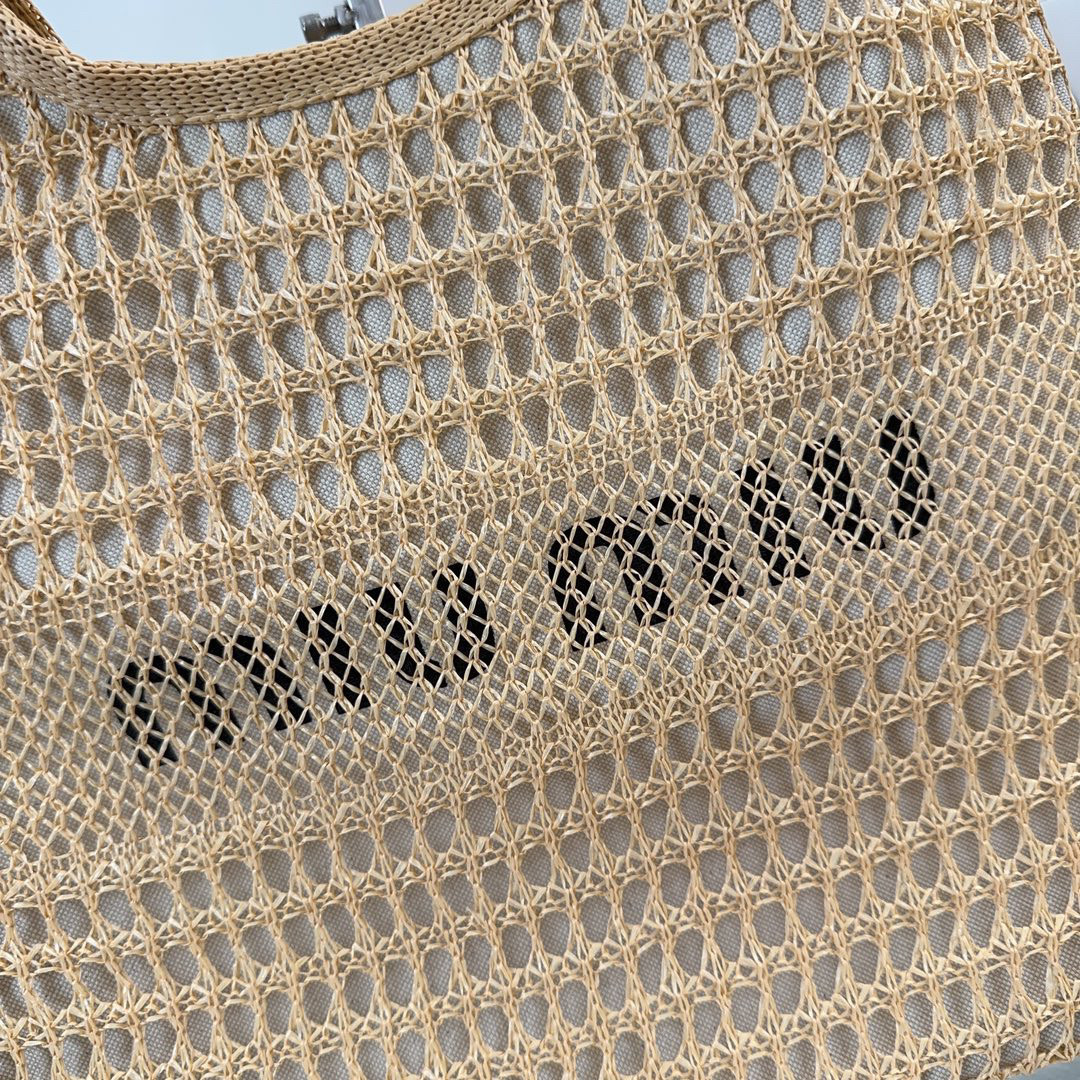 Borsa da ascella Miumiu Dimensioni: 36*40*5cm