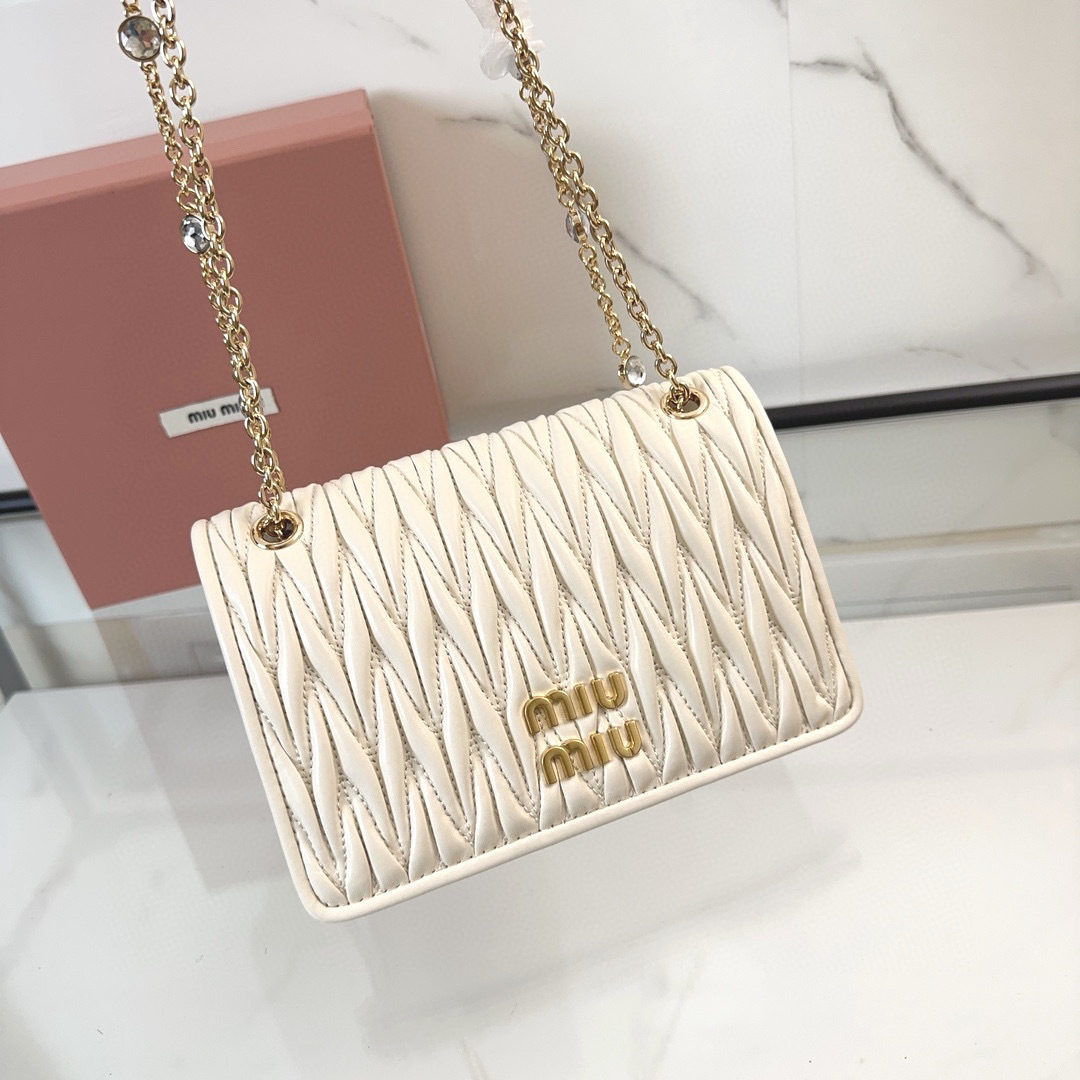 Miumiu 单肩包 尺寸：19*13*5cm