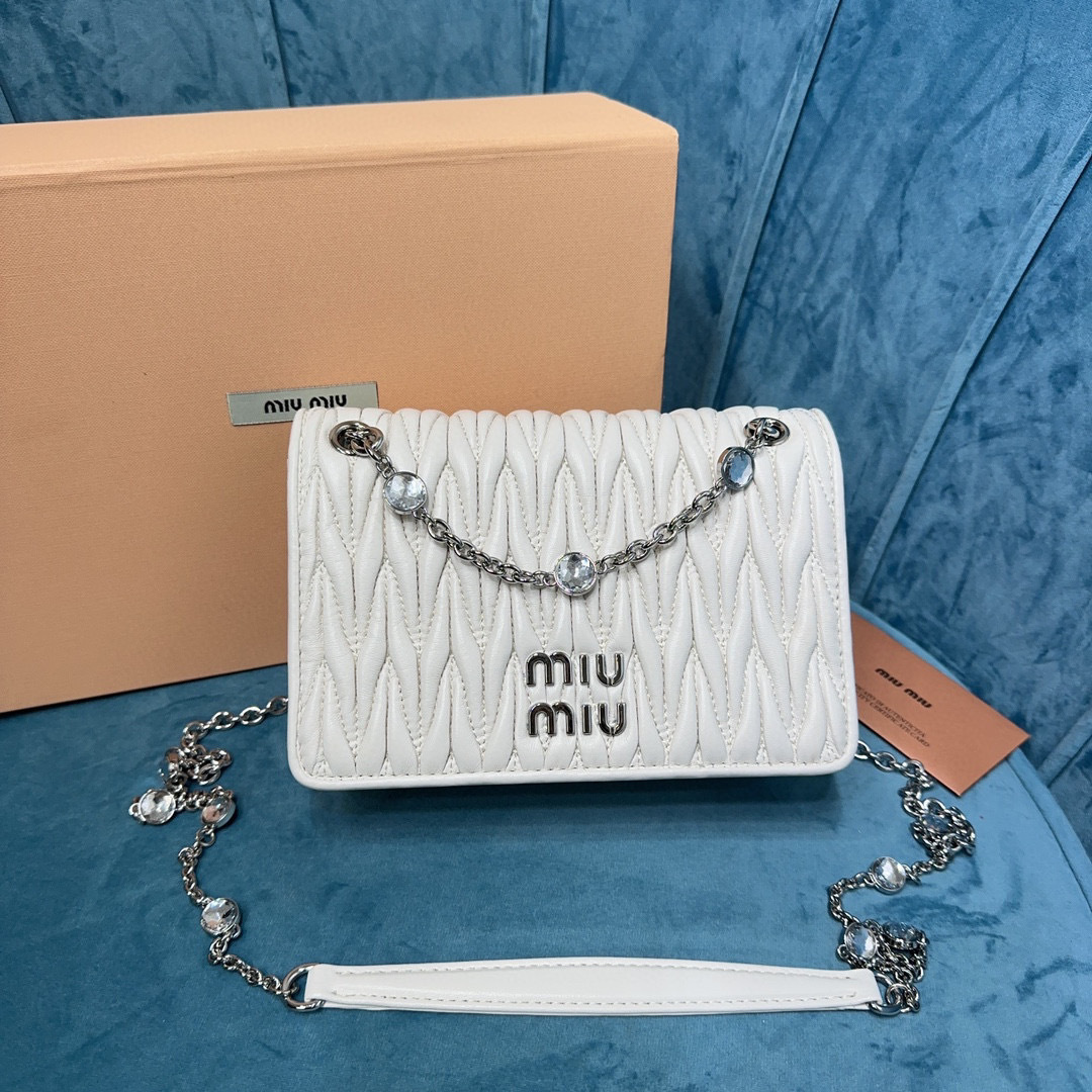 Miumiu Einzelne Umhängetasche Größe: 19 x 13 x 5 cm