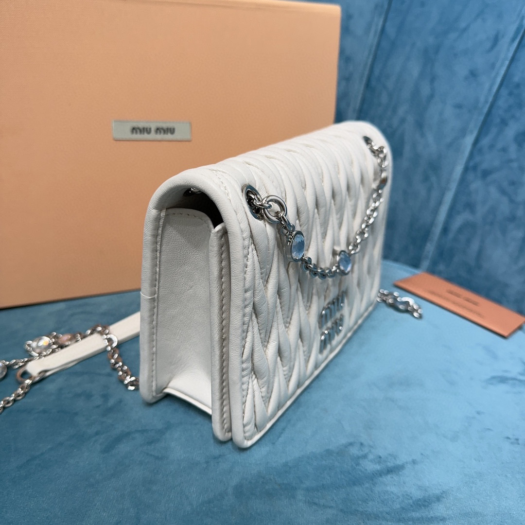 Miumiu Einzelne Umhängetasche Größe: 19 x 13 x 5 cm