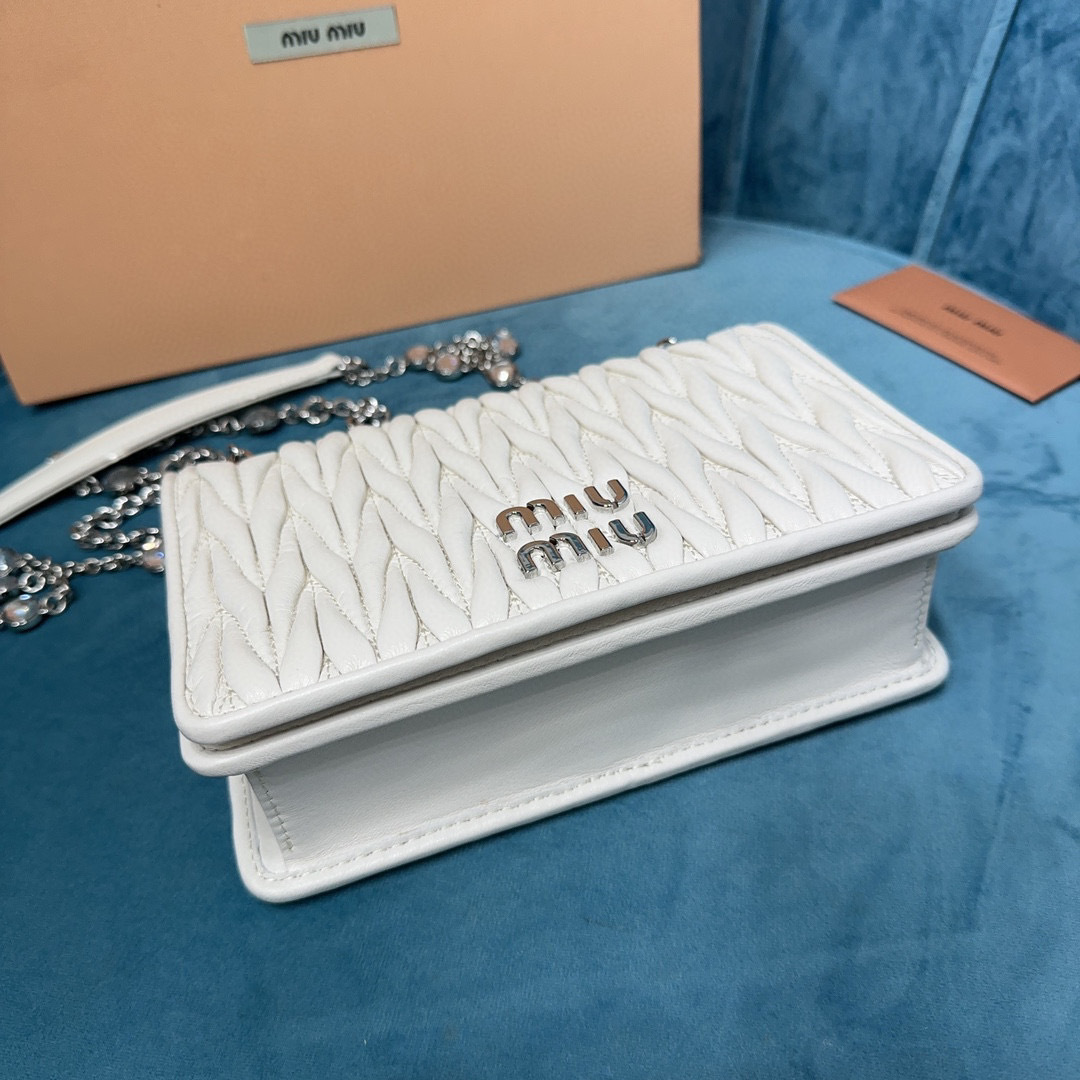 Miumiu Einzelne Umhängetasche Größe: 19 x 13 x 5 cm