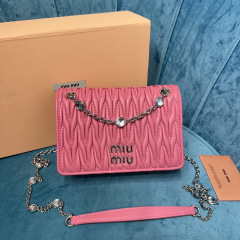 Miumiu Einzelne Umhängetasche Größe: 19 x 13 x 5 cm