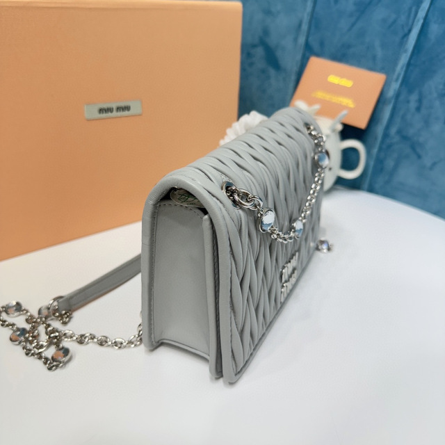 Borsa a tracolla singola Miumiu Dimensioni: 19*13*5cm