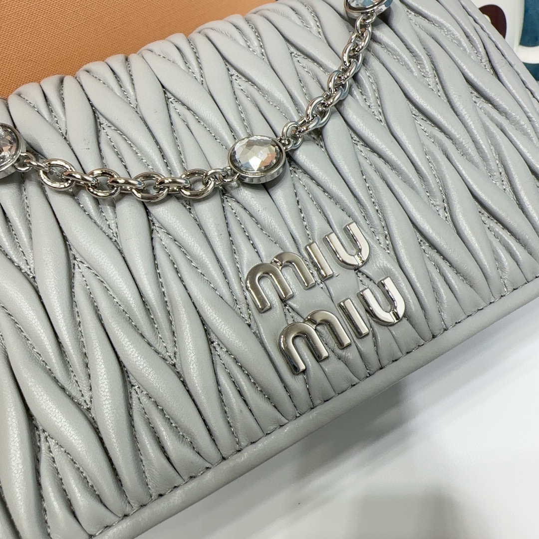 Borsa a tracolla singola Miumiu Dimensioni: 19*13*5cm