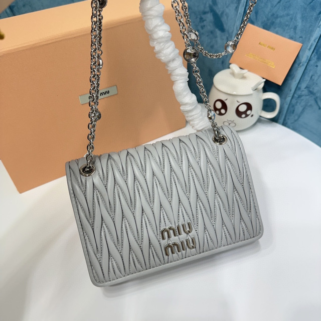 Borsa a tracolla singola Miumiu Dimensioni: 19*13*5cm